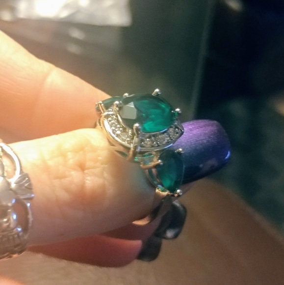 Sterling silver emerald ring - Picture 2 of 6